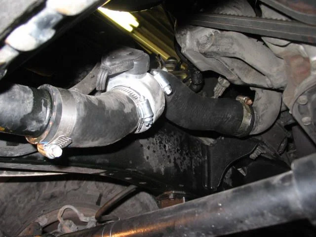 lower rad hose heater install HZJ77 006.webp