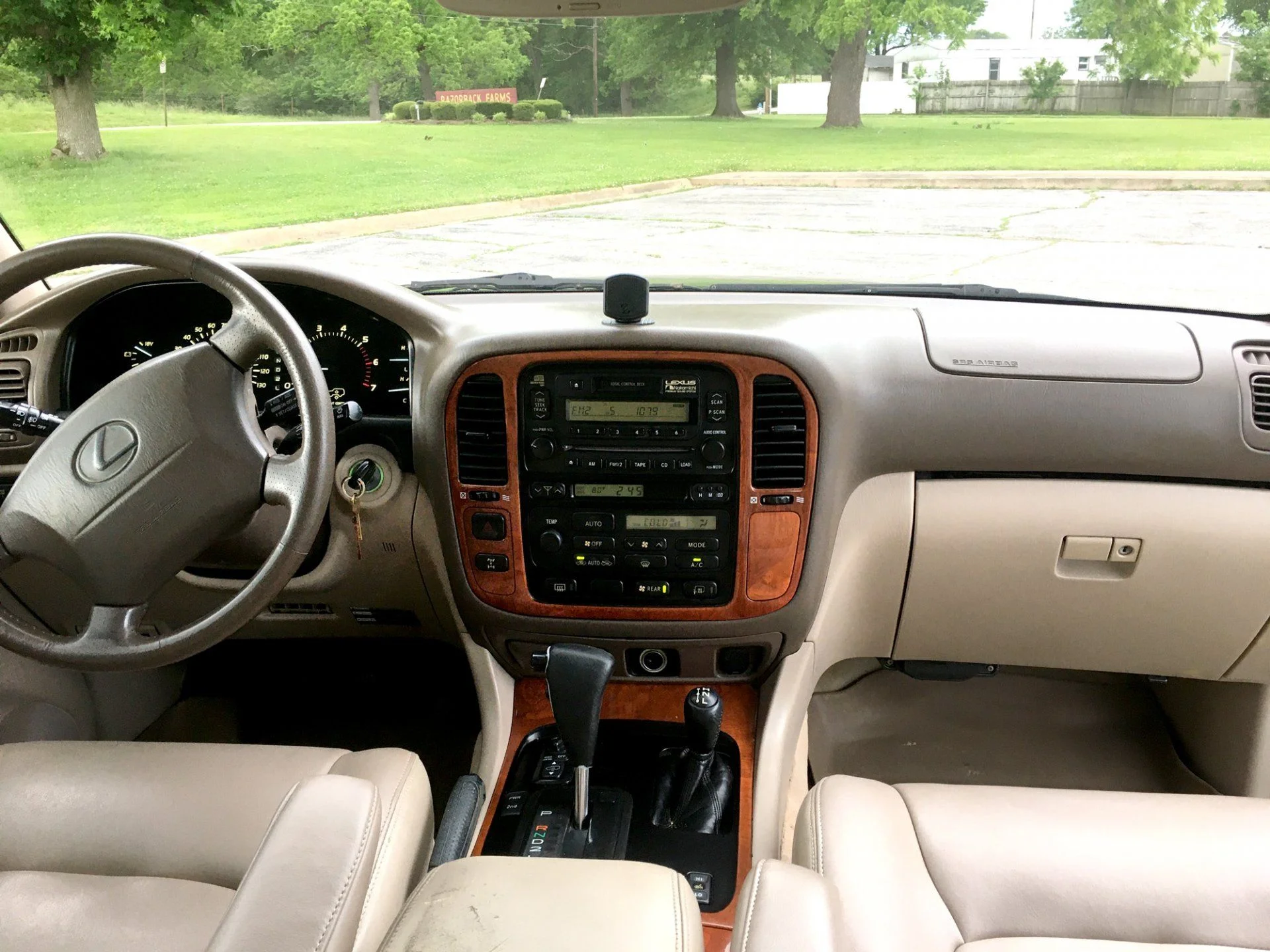 LX-Interior-7.webp