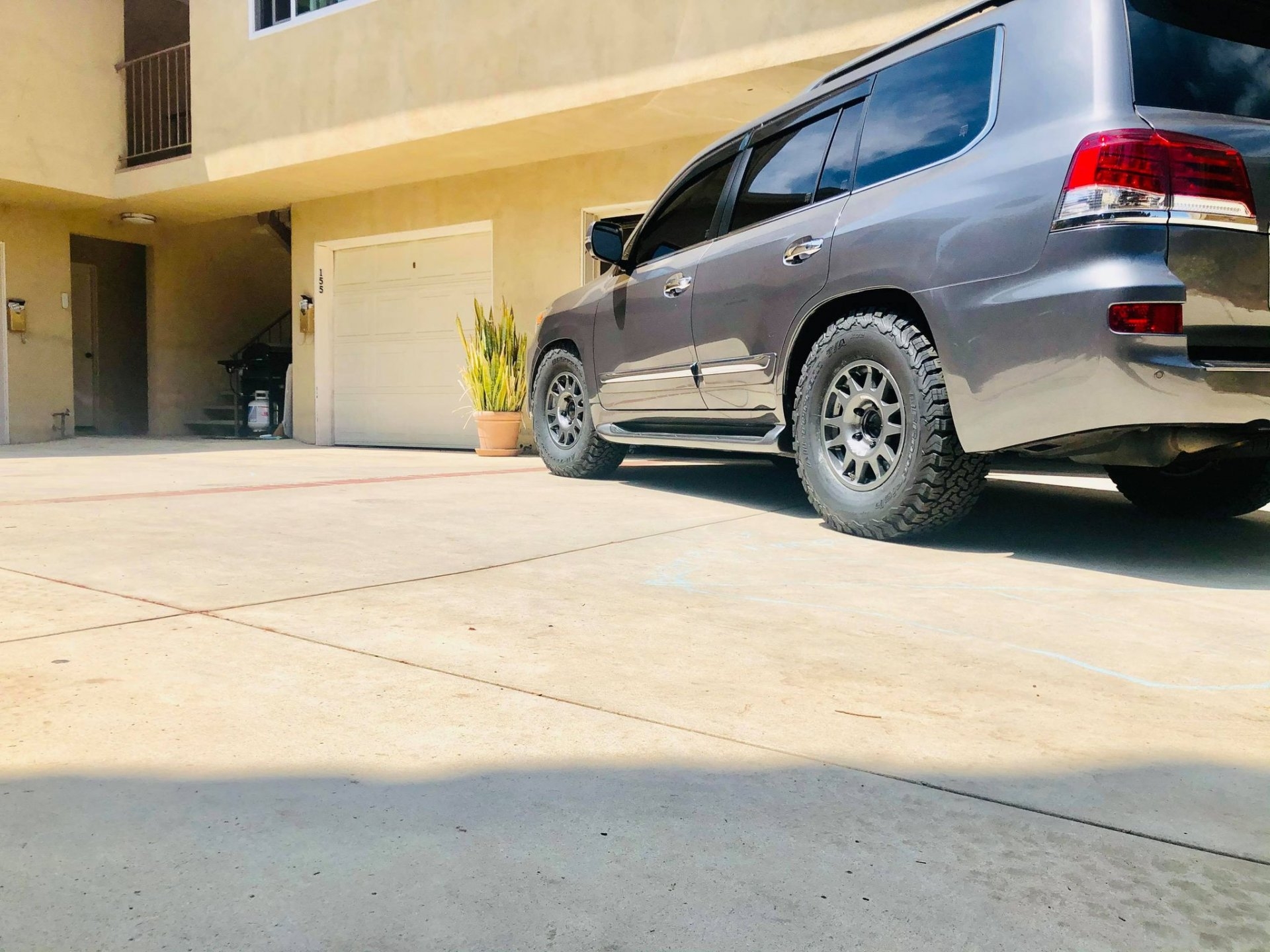 lx3.jpg