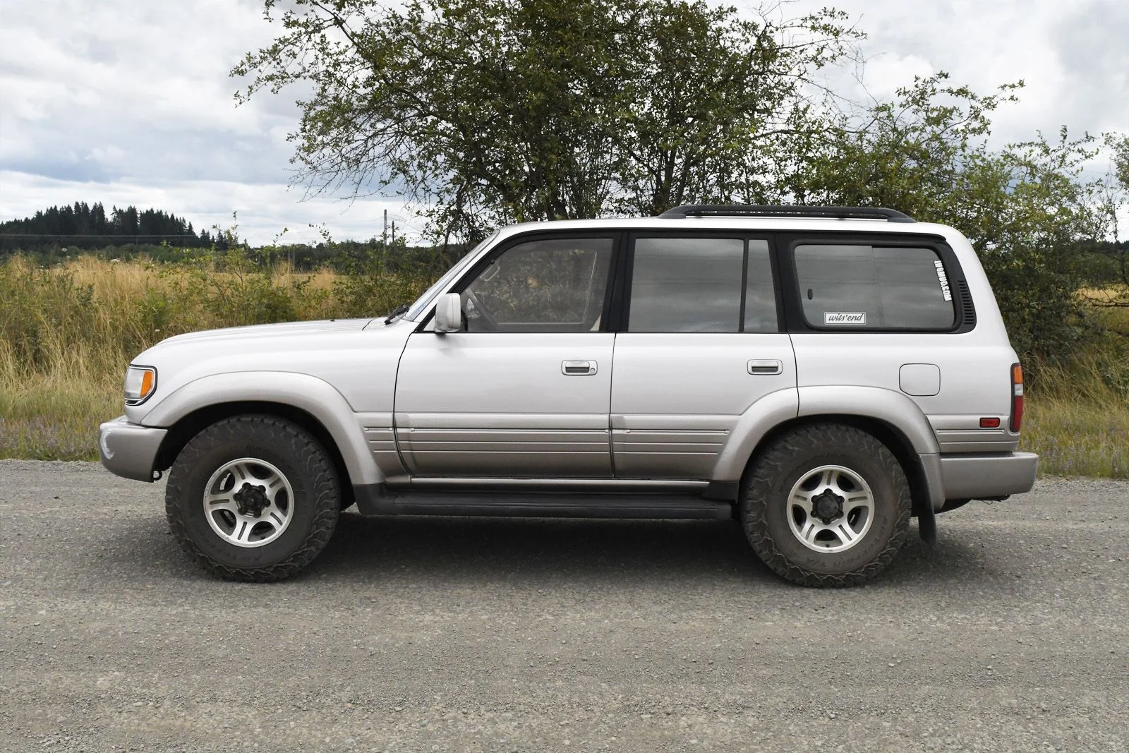 LX450 02.jpg