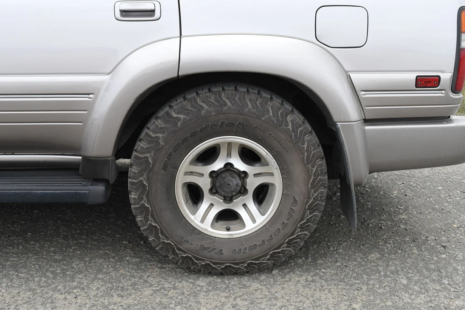 LX450 07.webp
