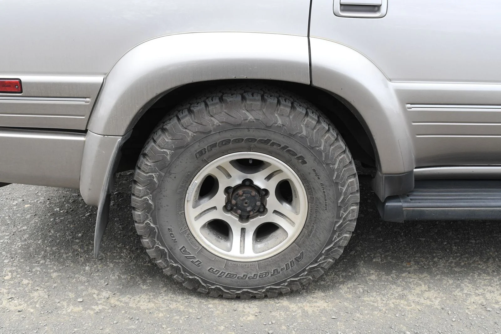 LX450 08.webp