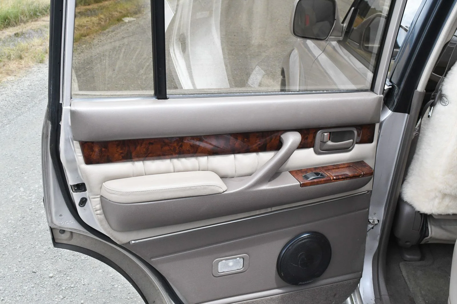 LX450 14.webp