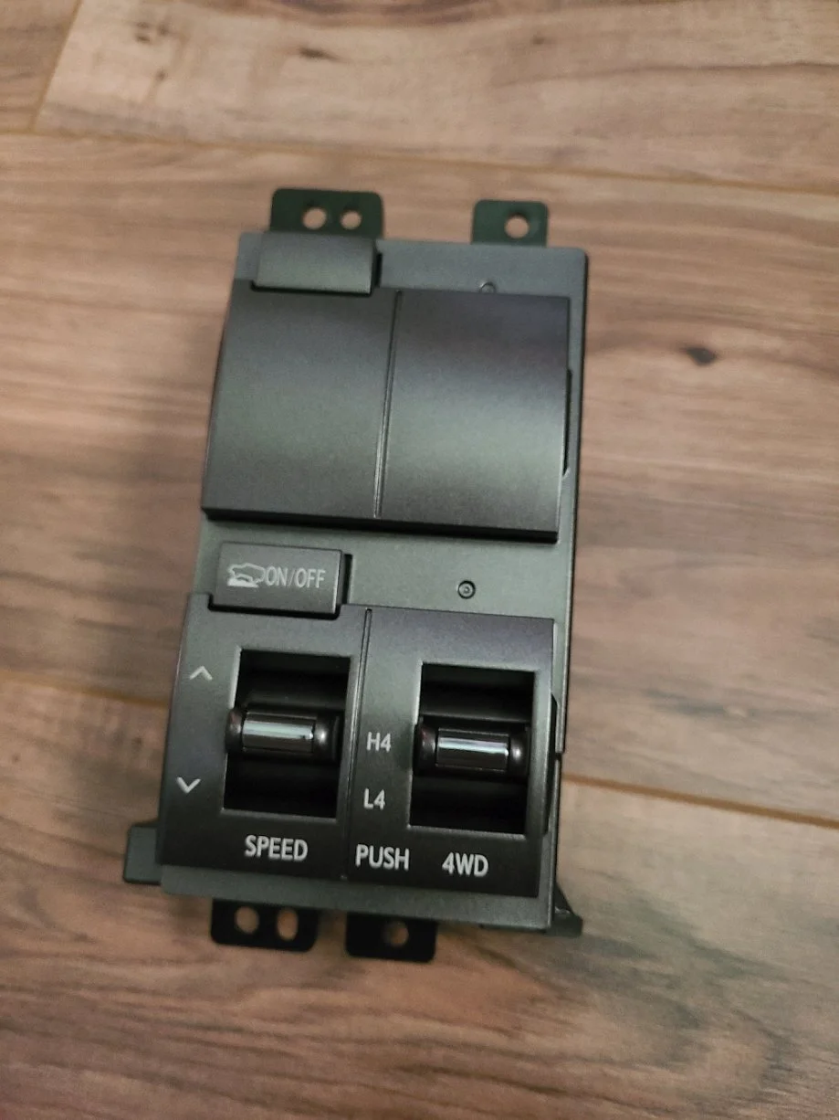 LX460 Switch 1.jpg
