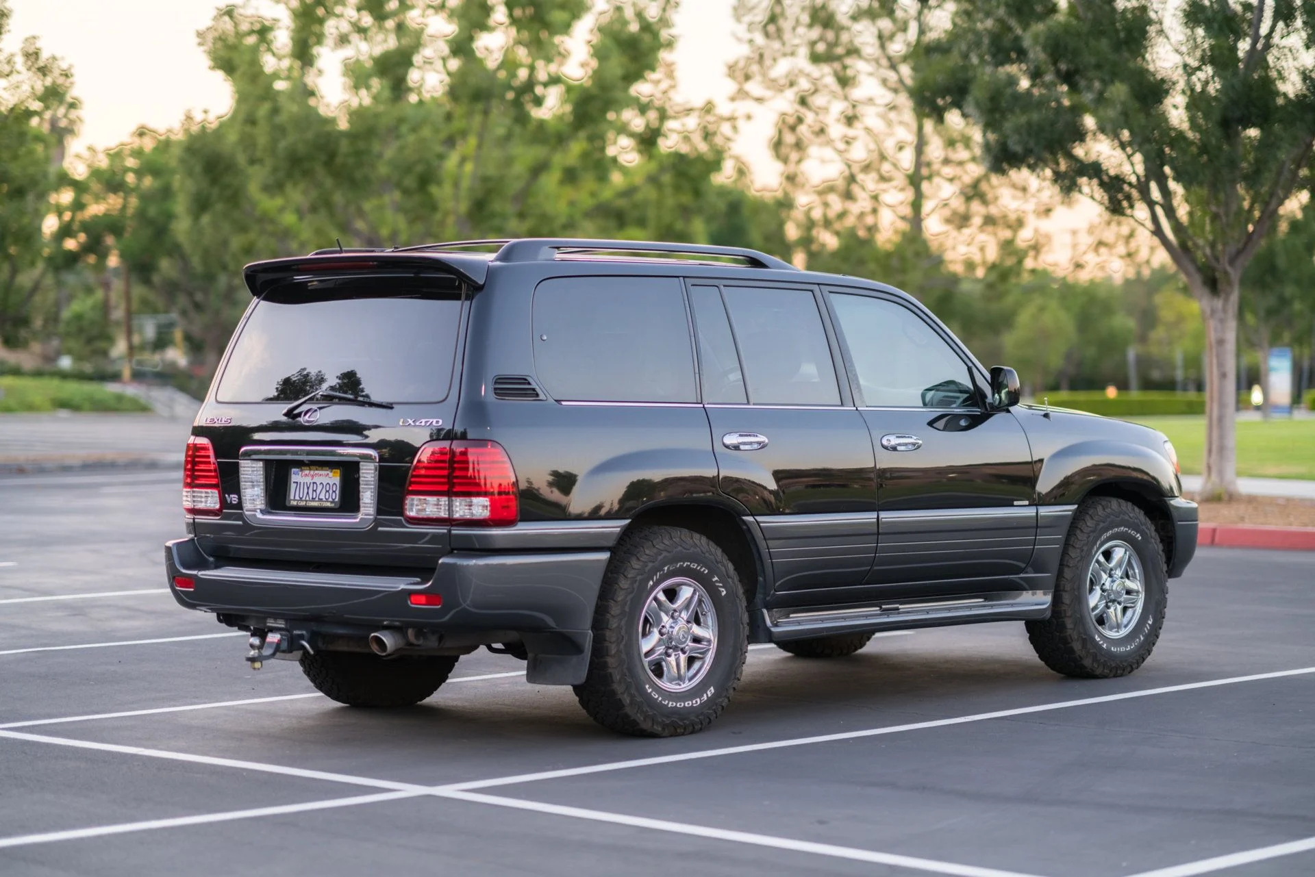 LX470 06.jpg