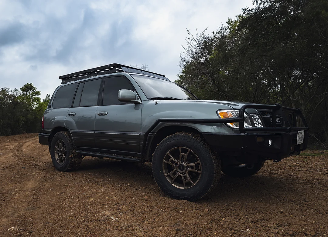 LX470-1080.jpg