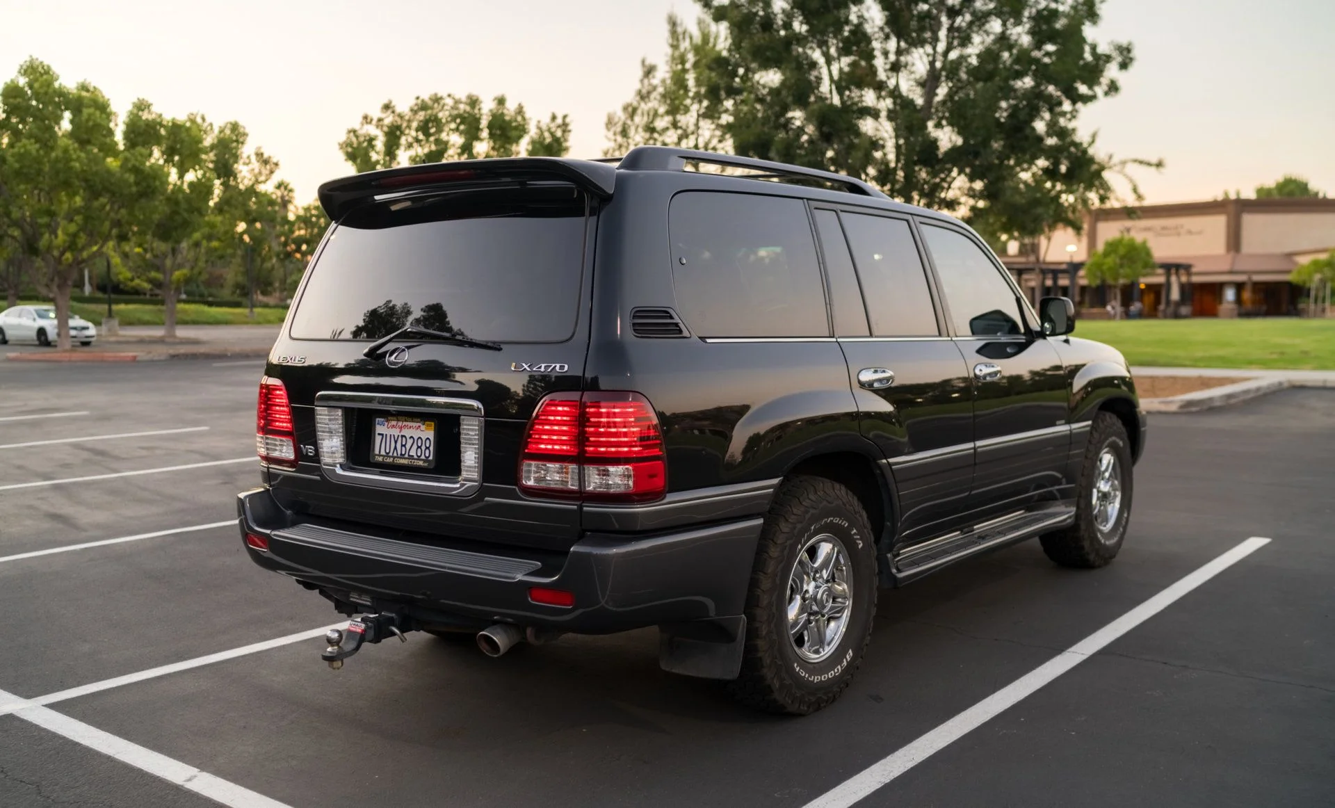 LX470 11.jpg