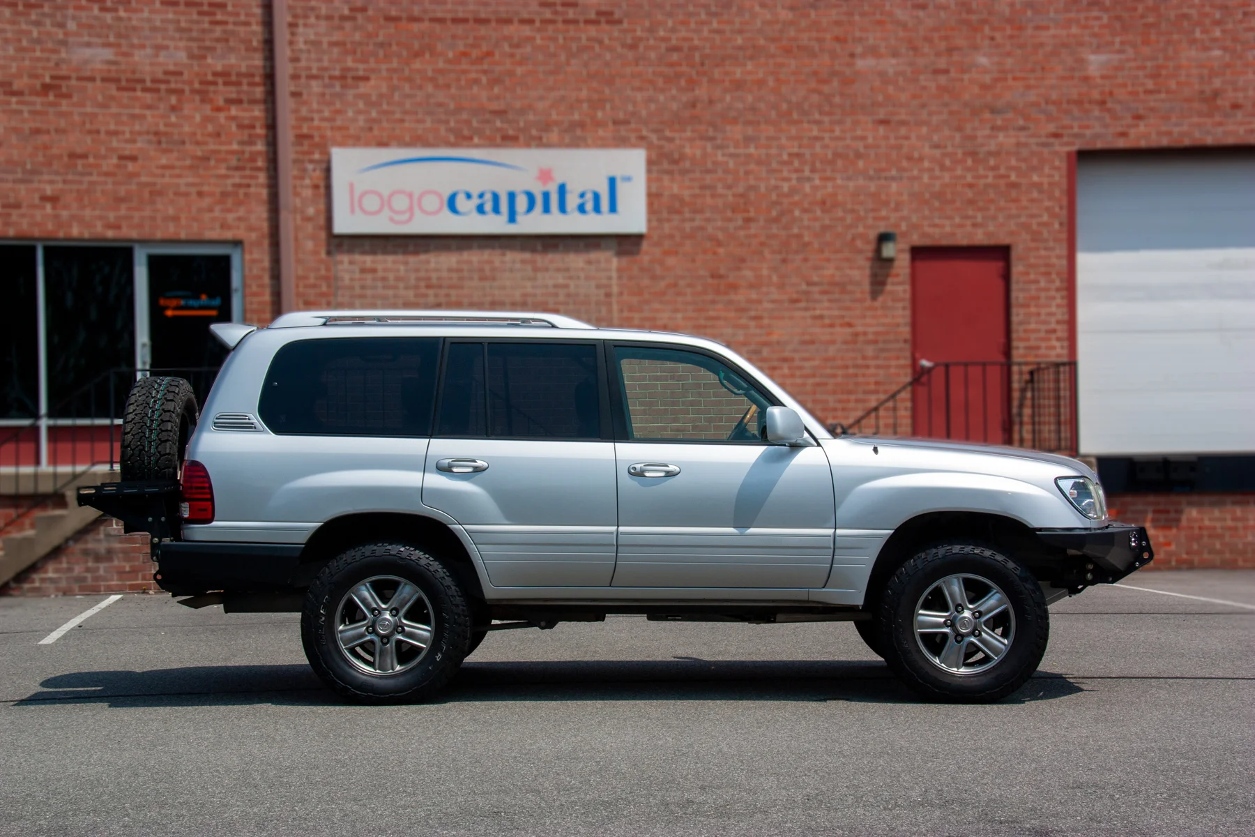 LX470-11.webp