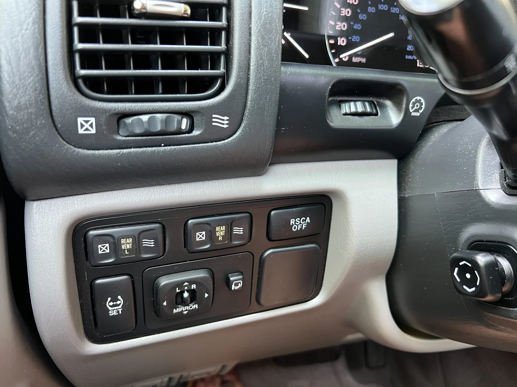 LX470-38.webp