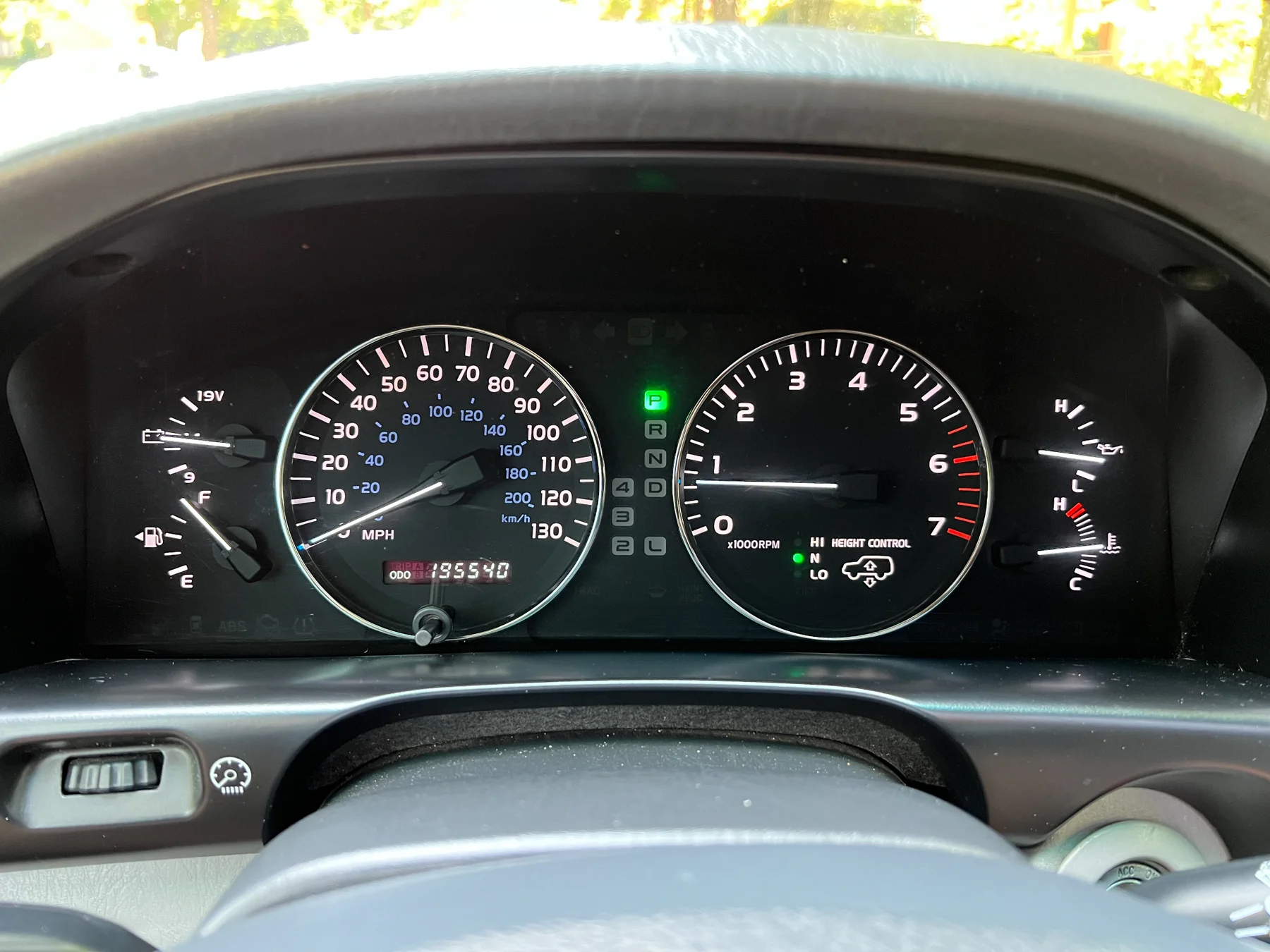 LX470-39.webp