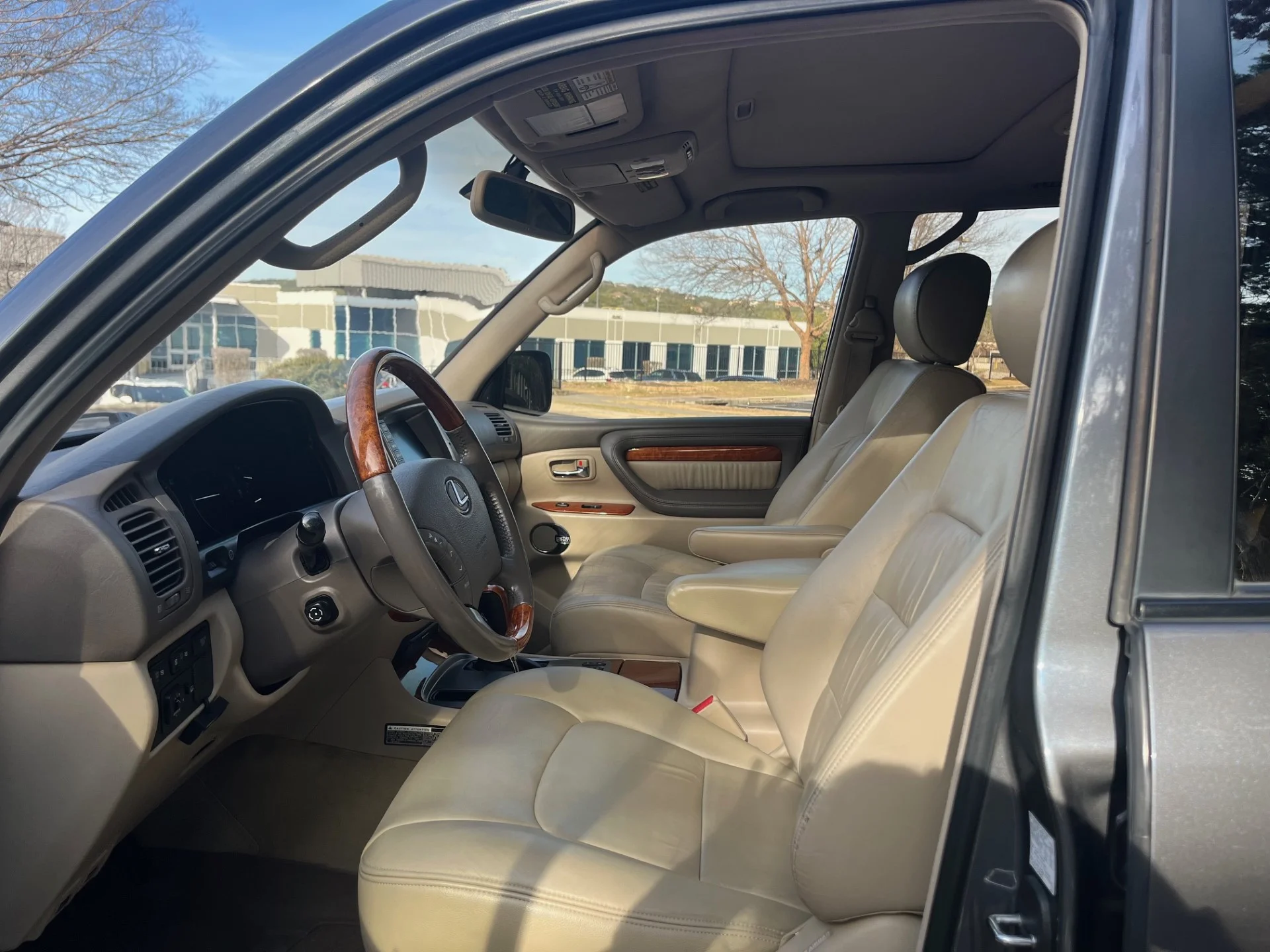 LX470 Drivers Interior.jpg