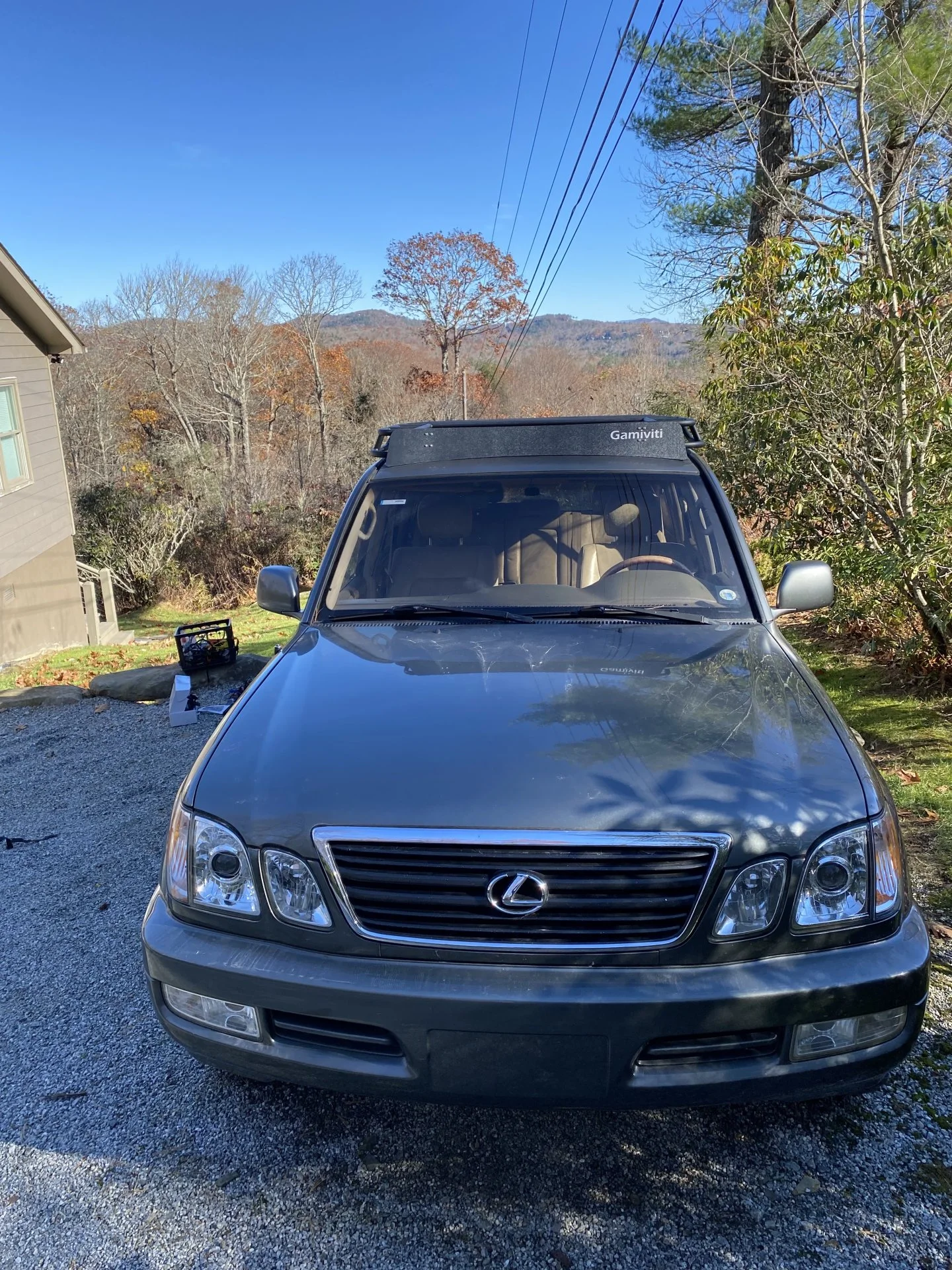 LX470-Ext8.webp