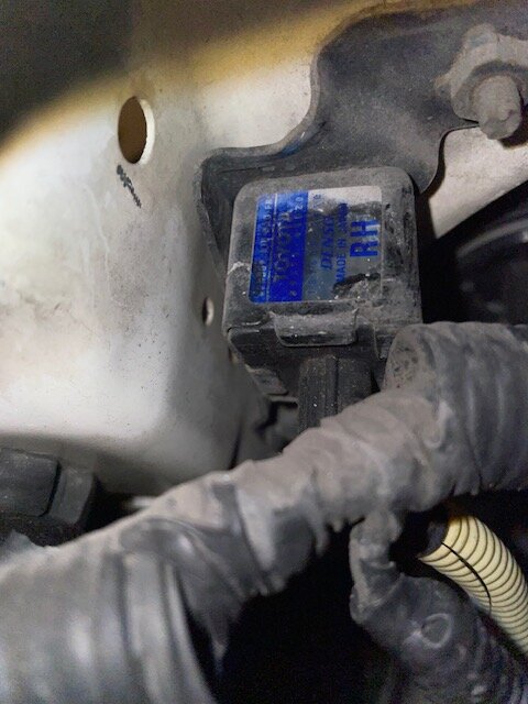 LX470 High Beam Device Pic 2.jpg