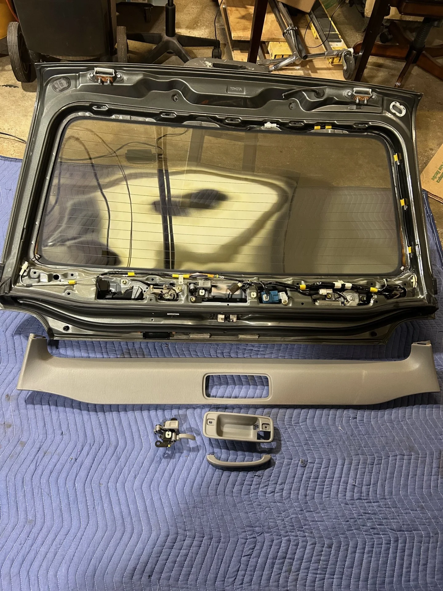 LX470 Rear Hatch 5.webp