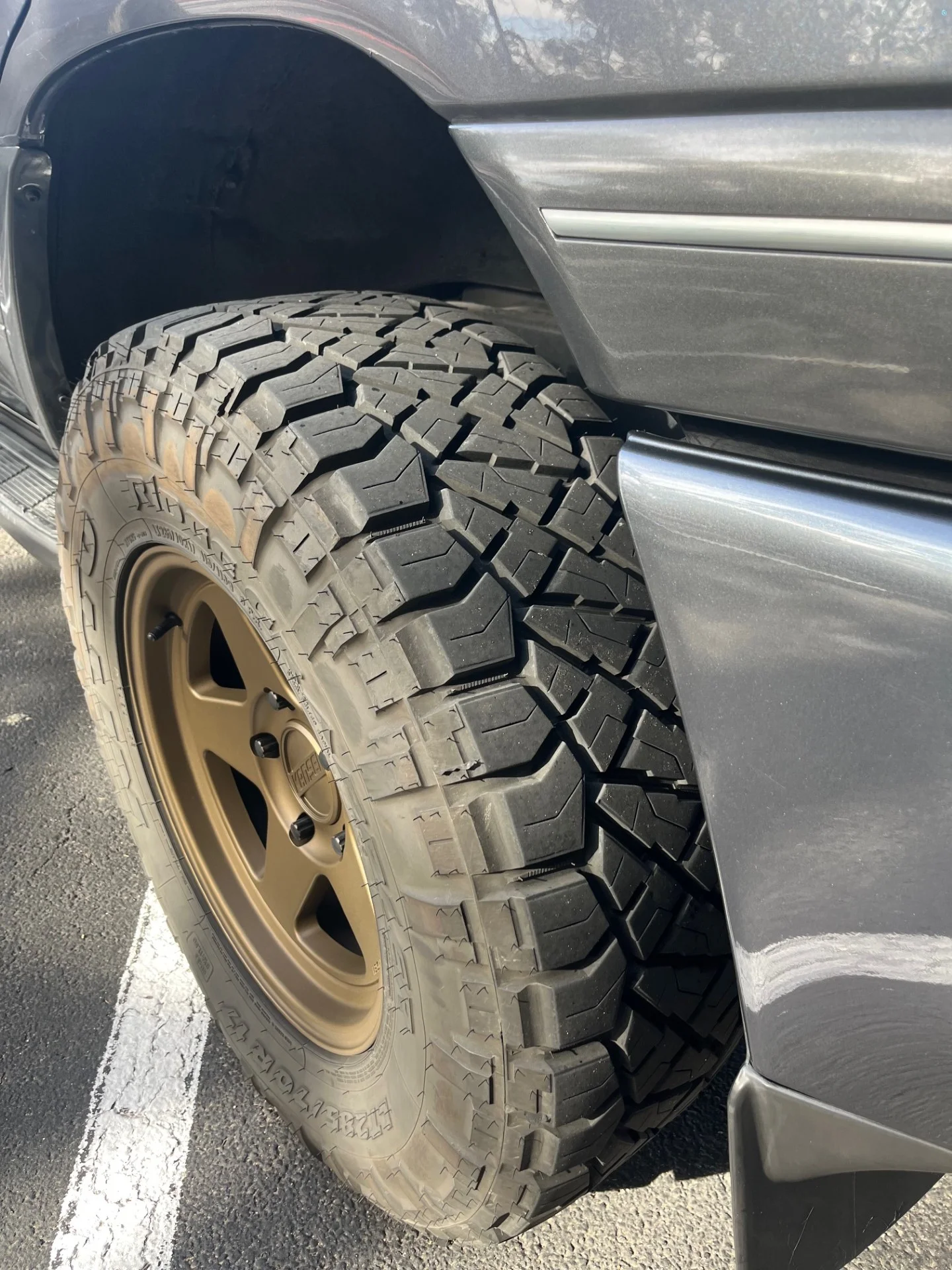 LX470 Tire Tread.webp