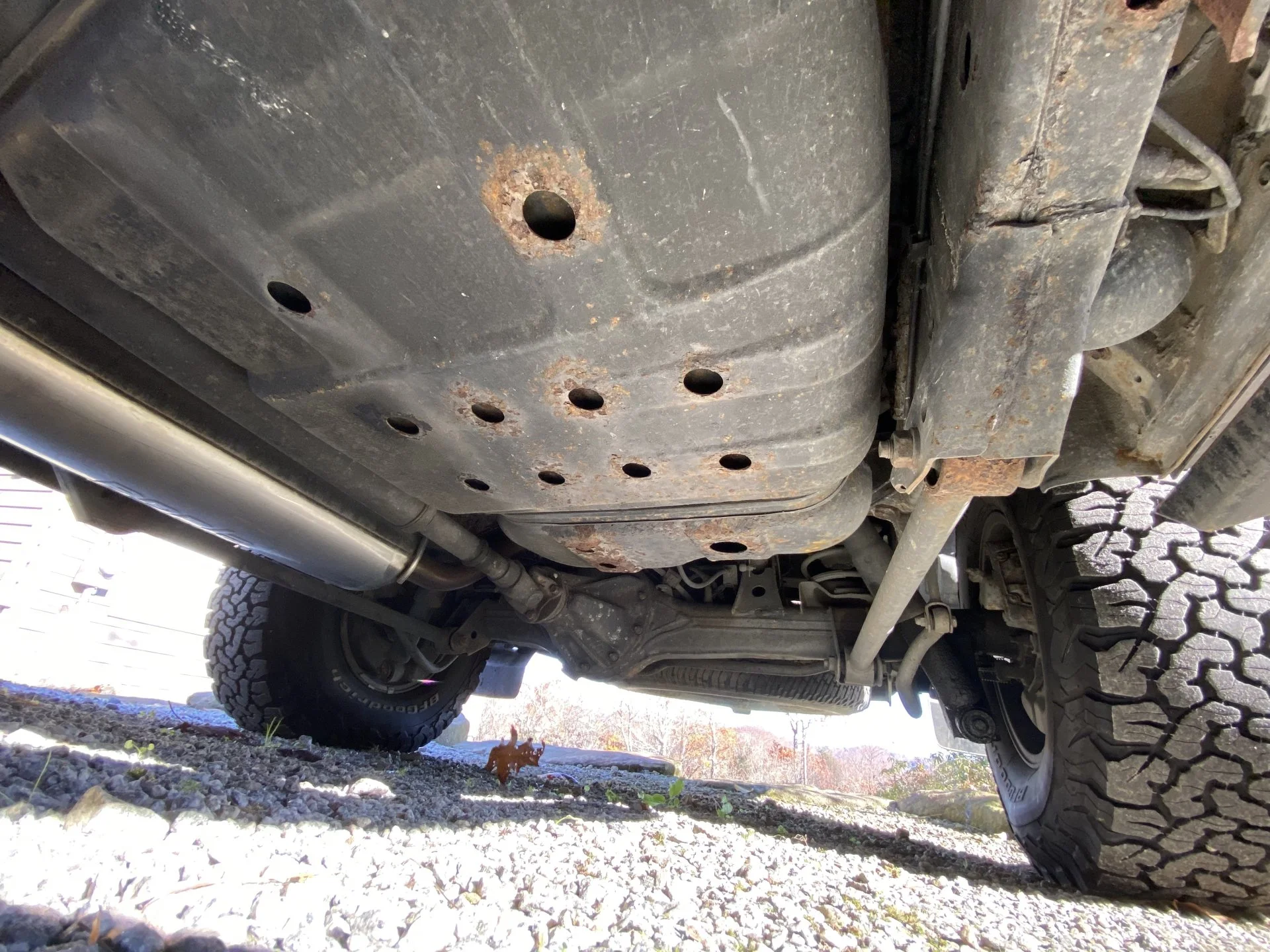 LX470-Undercarriage1.webp
