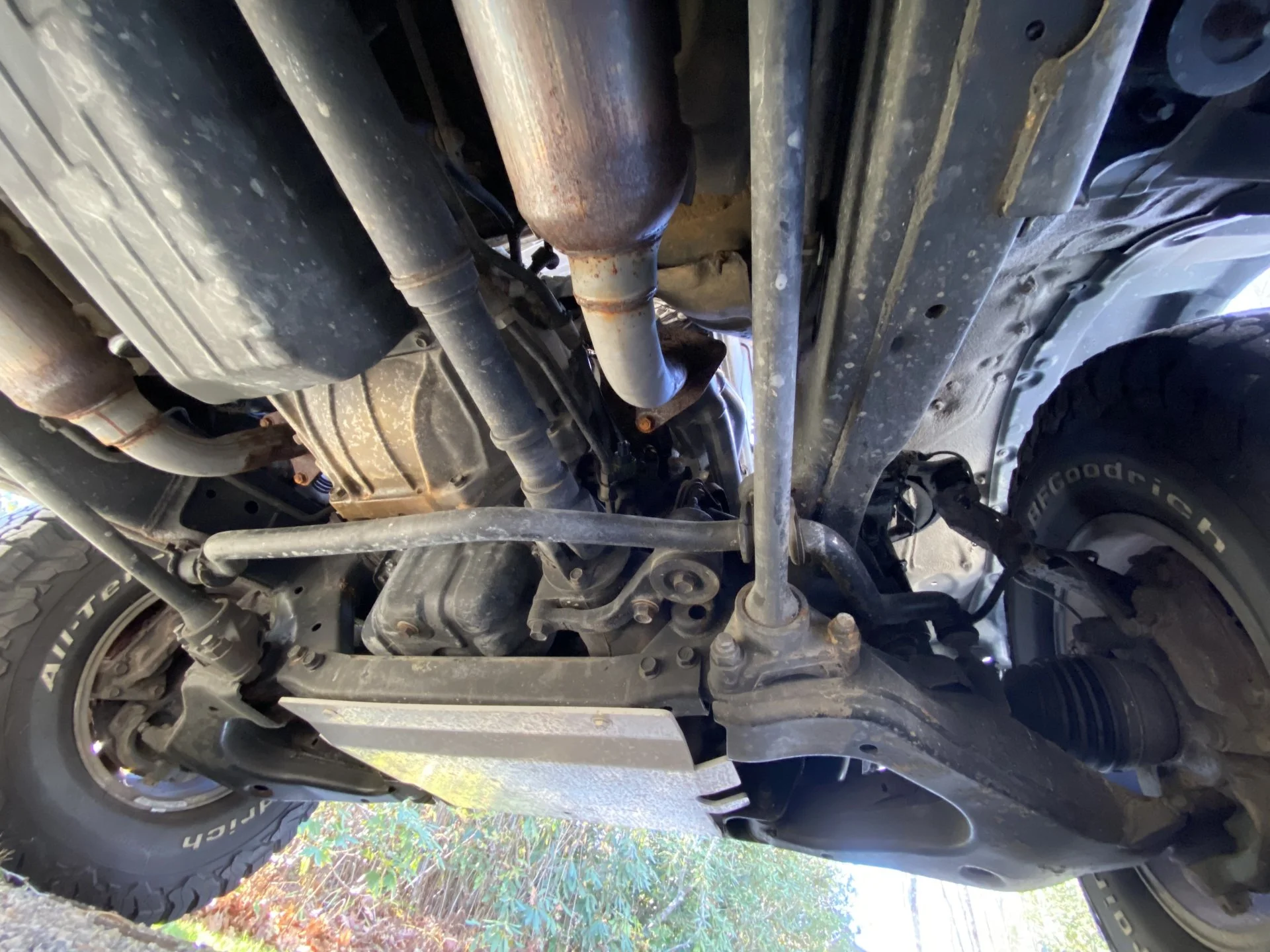 LX470-Undercarriage2.webp
