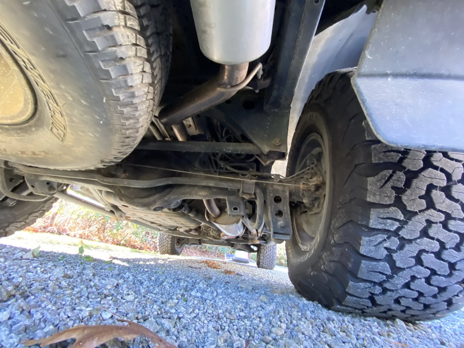 LX470-Undercarriage3.webp