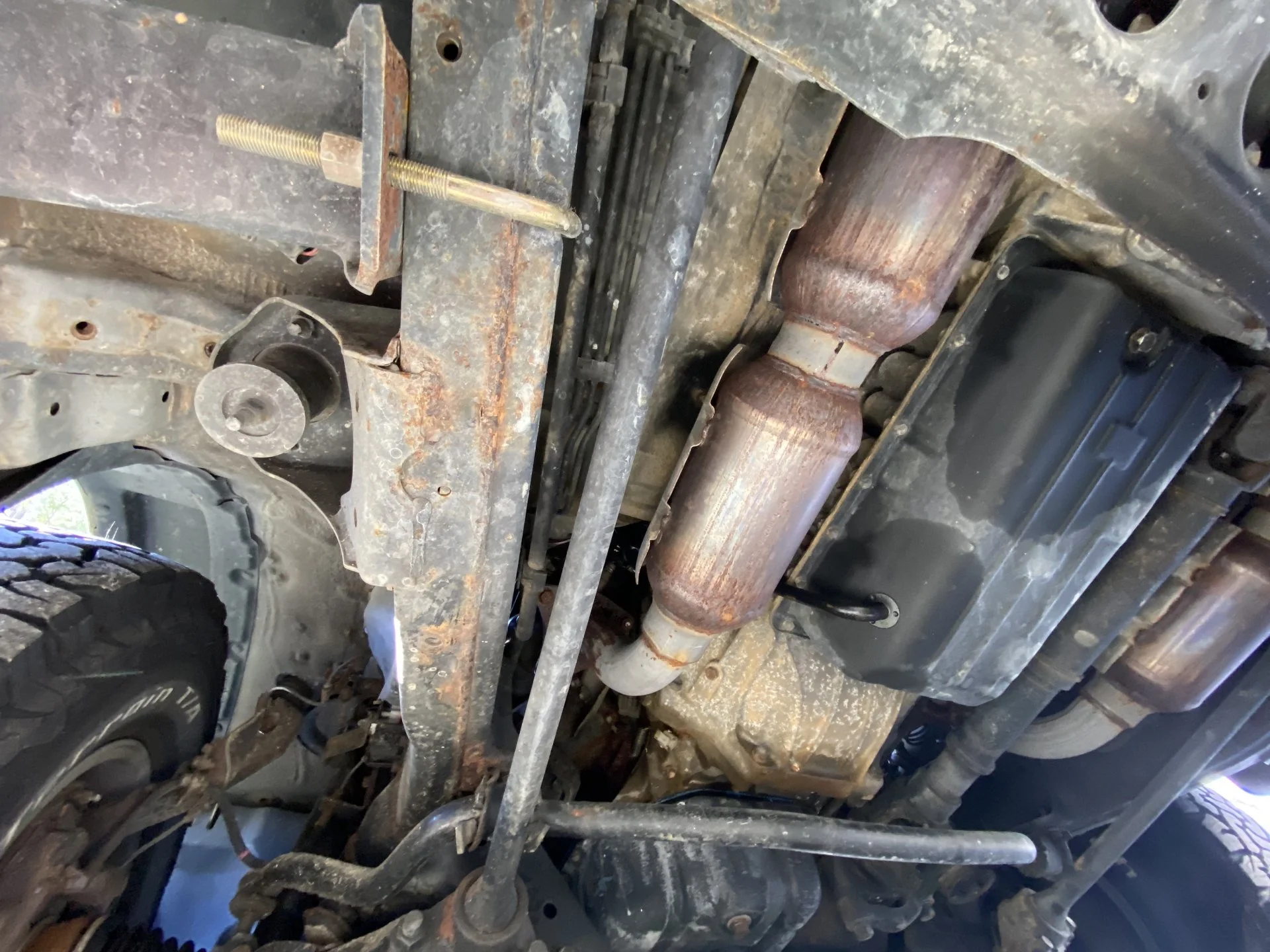 LX470-Undercarriage5.webp