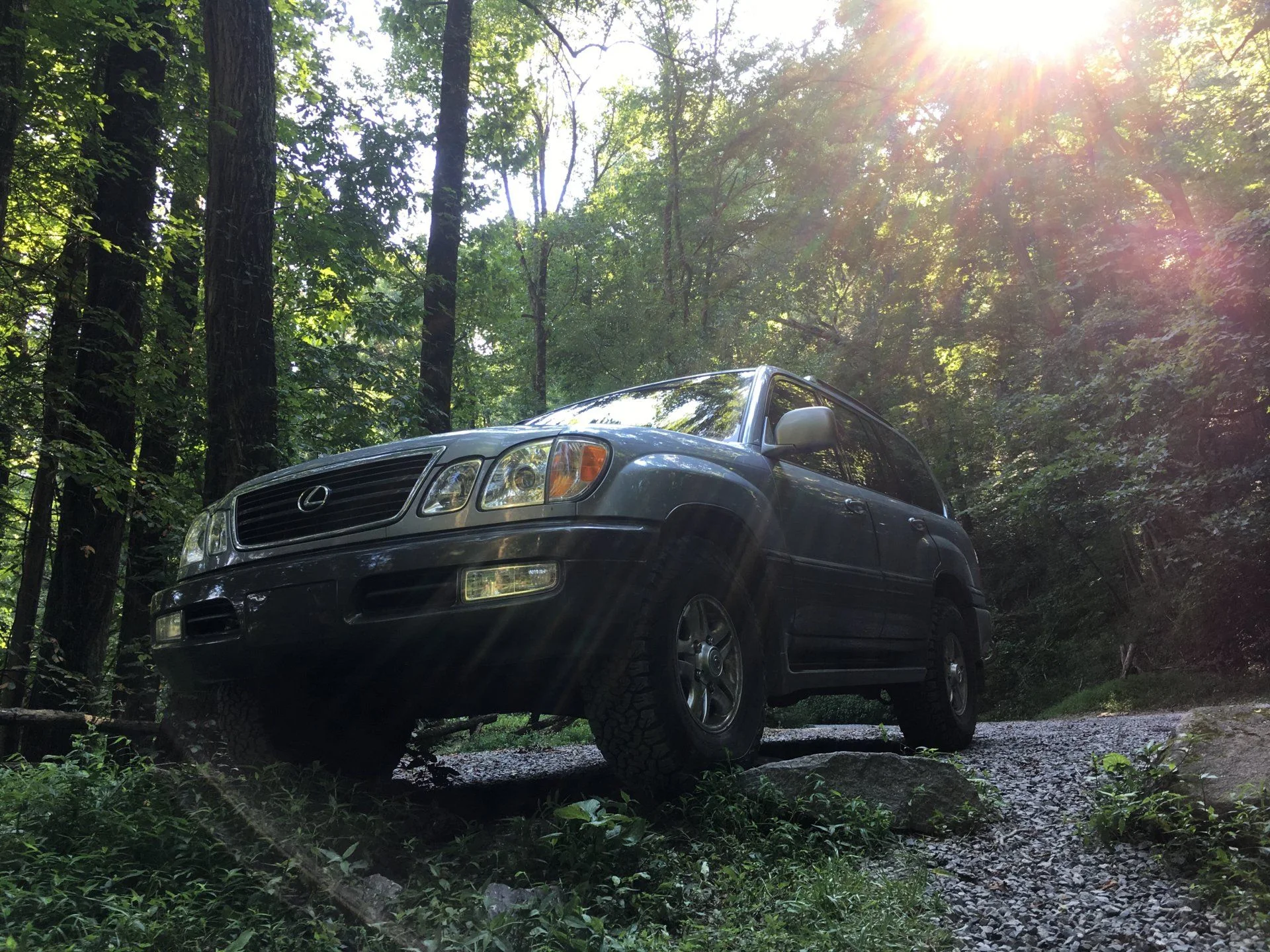 LX470.webp