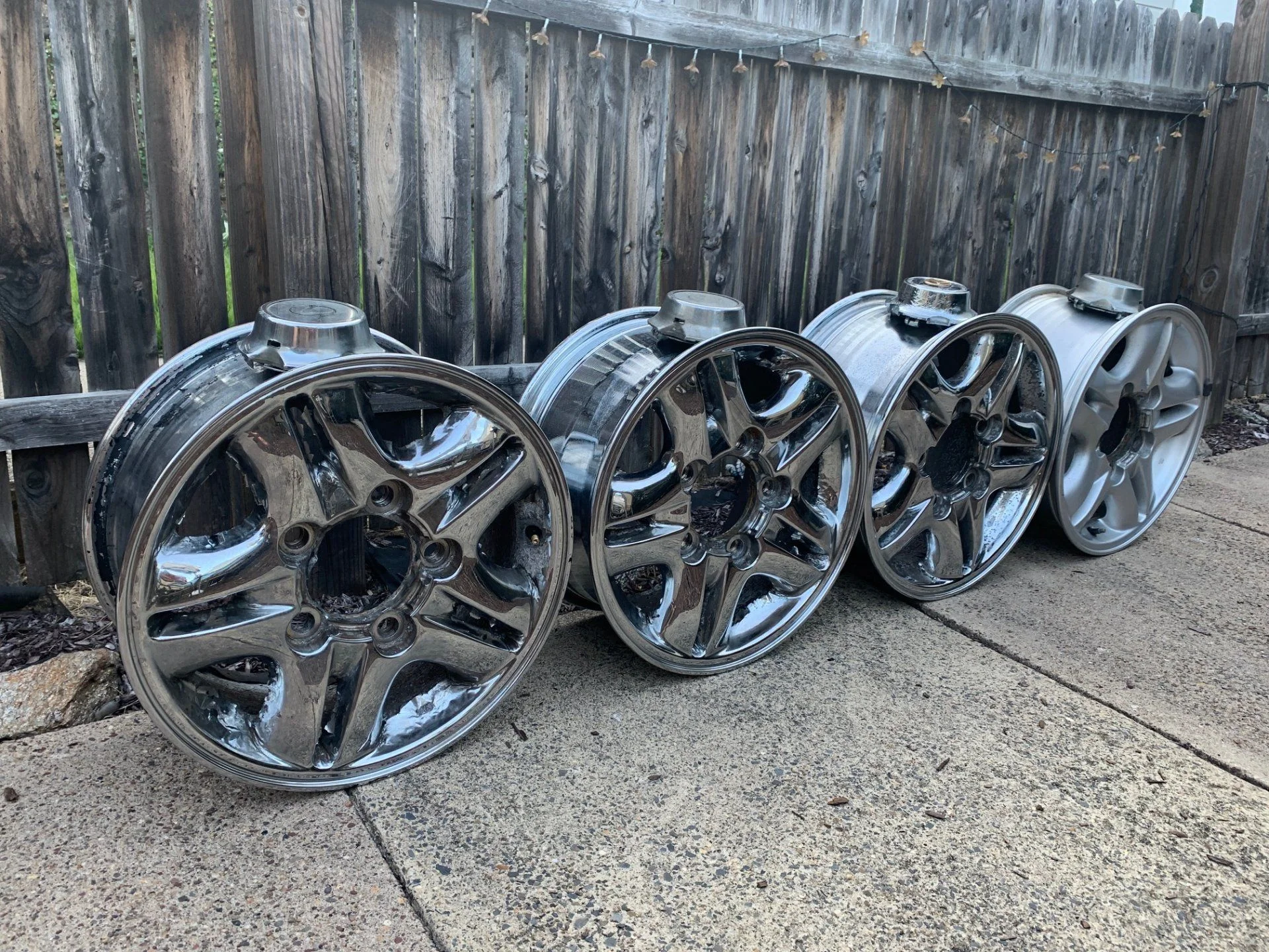LX470 Wheels.webp