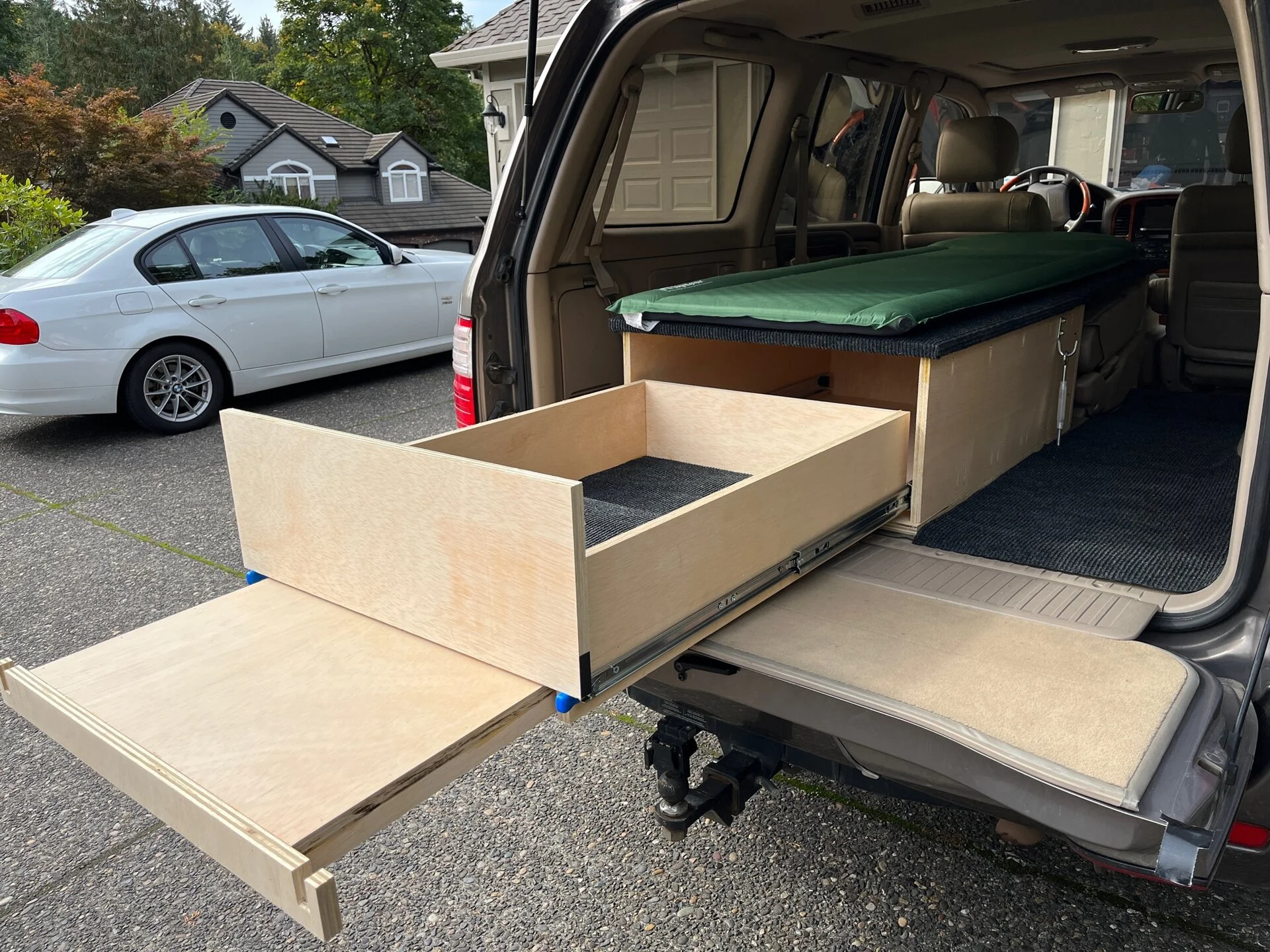 LX470camp_platform_drawer.webp