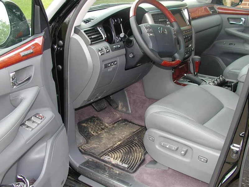 lx570 003.webp