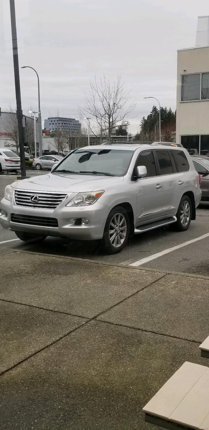LX570 1.jpg
