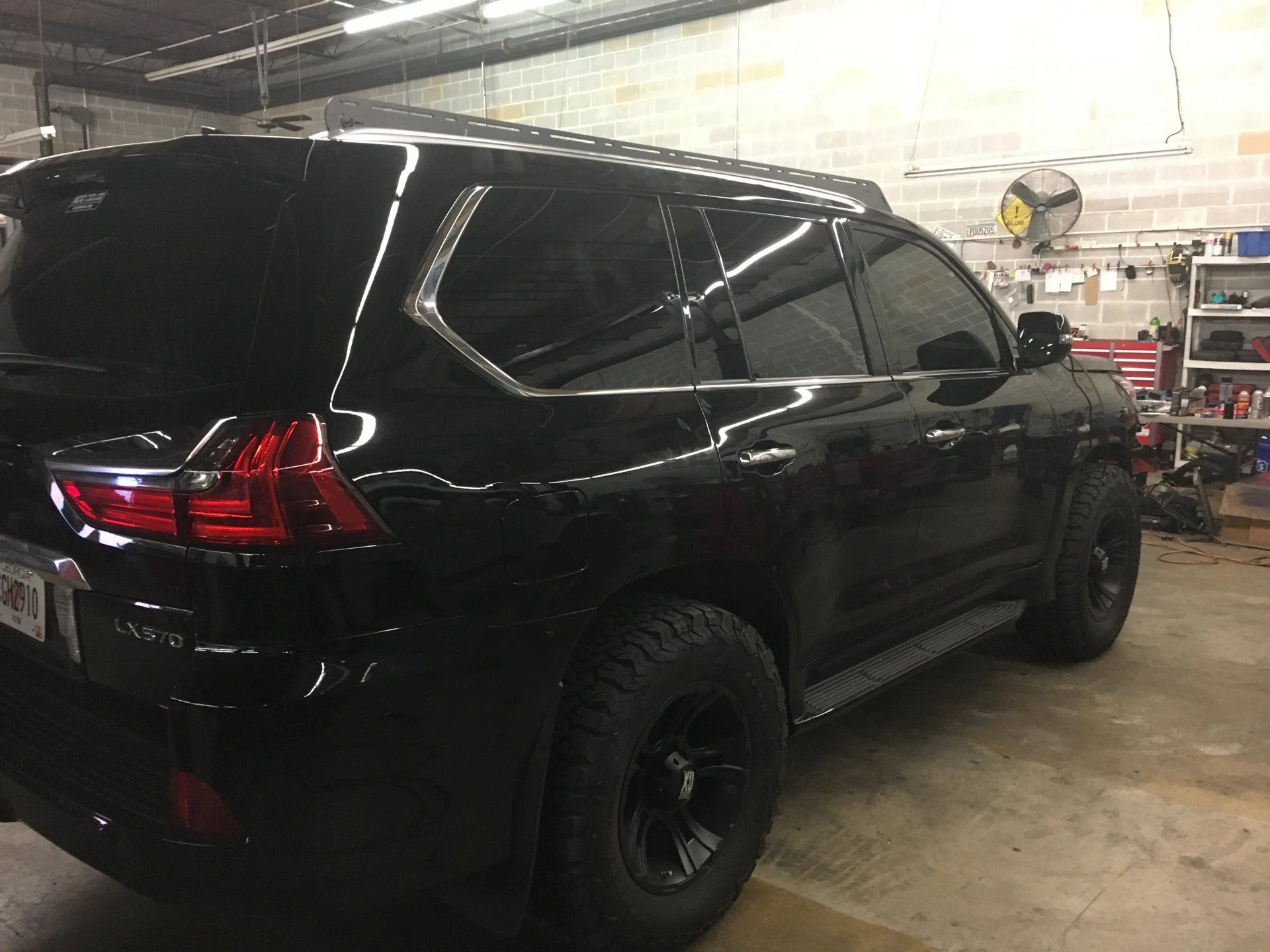 LX570 (1).webp