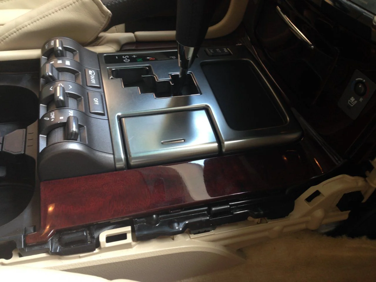 lx570 (2).webp