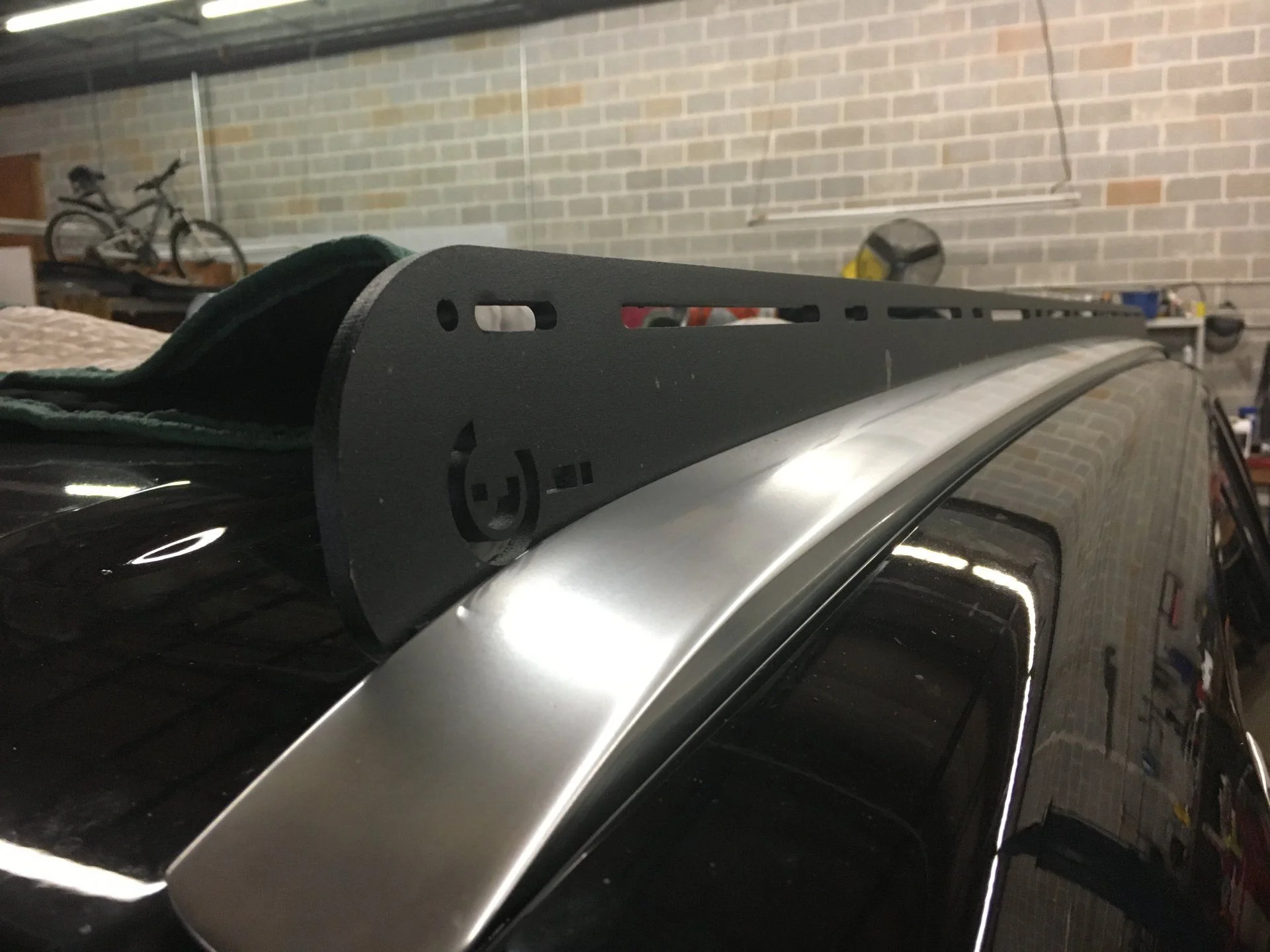 LX570 (2).webp