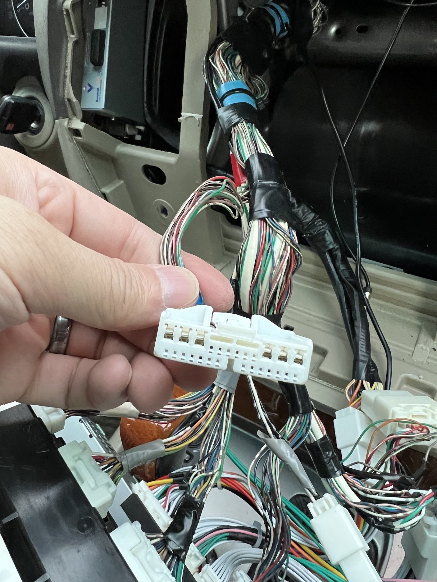 lx_connector.jpg