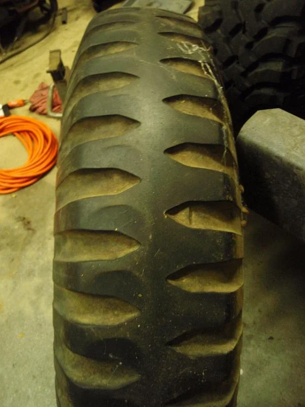 m-416 tire 002.webp