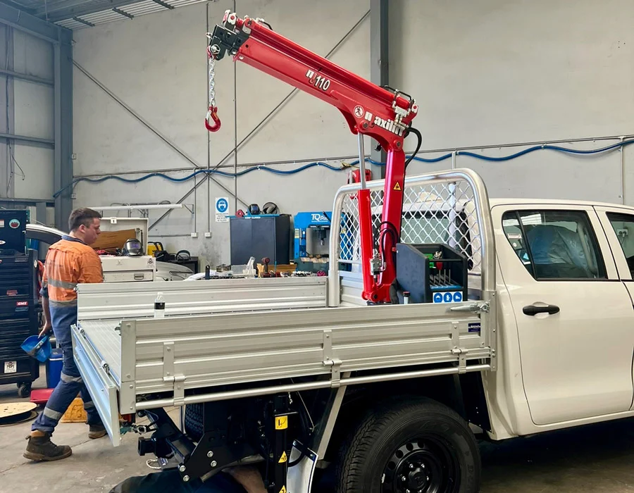 Maxilift-Crane-fitment-Hilux-Ute-4.webp