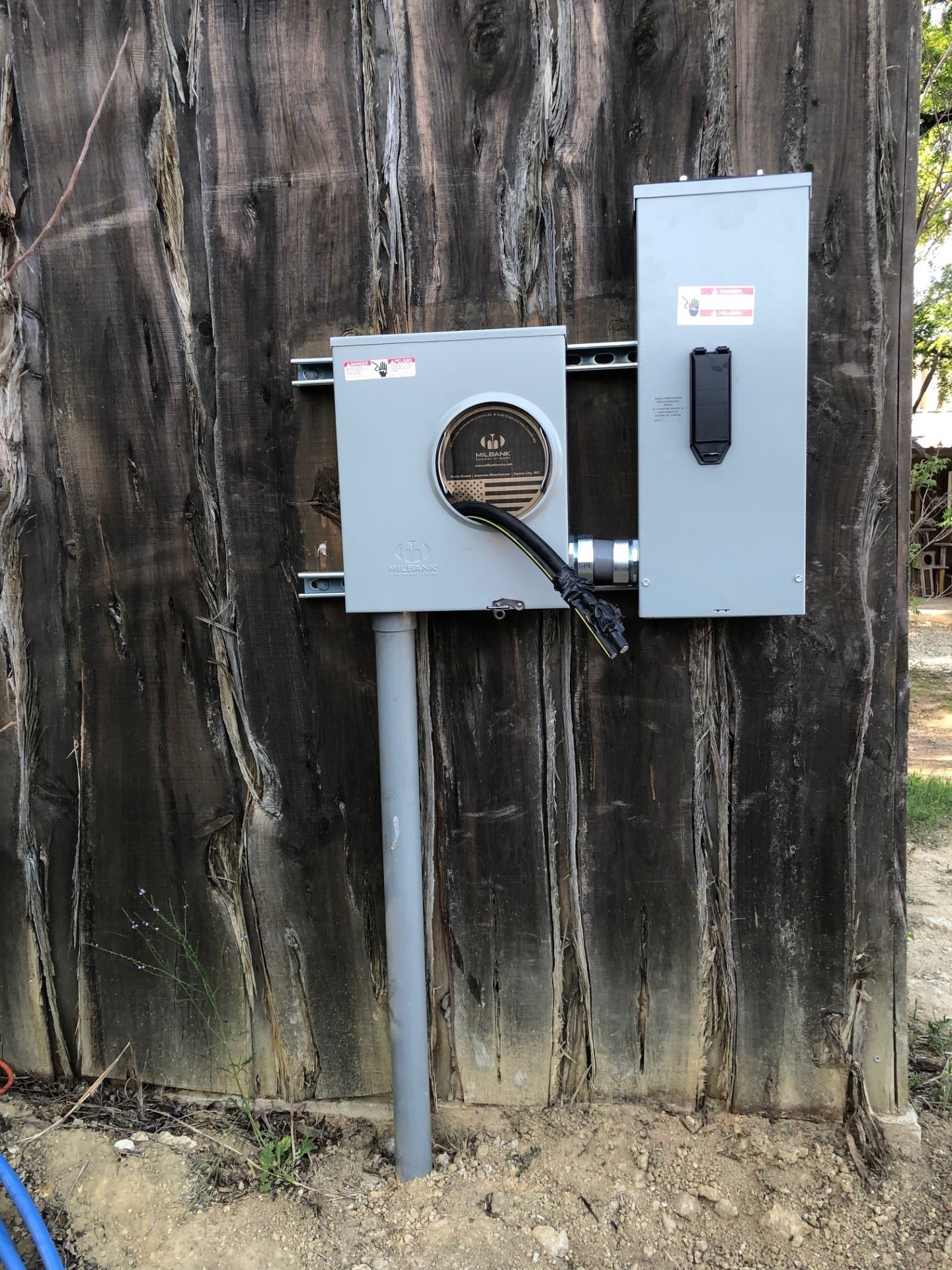 Meter base and disconnect.jpg