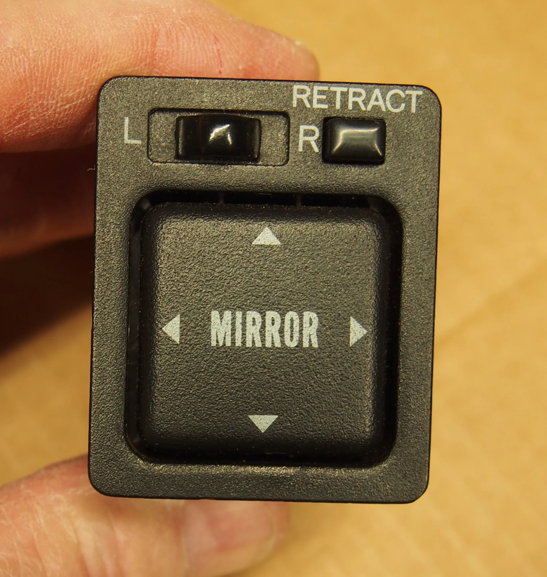 Mirror switch.webp