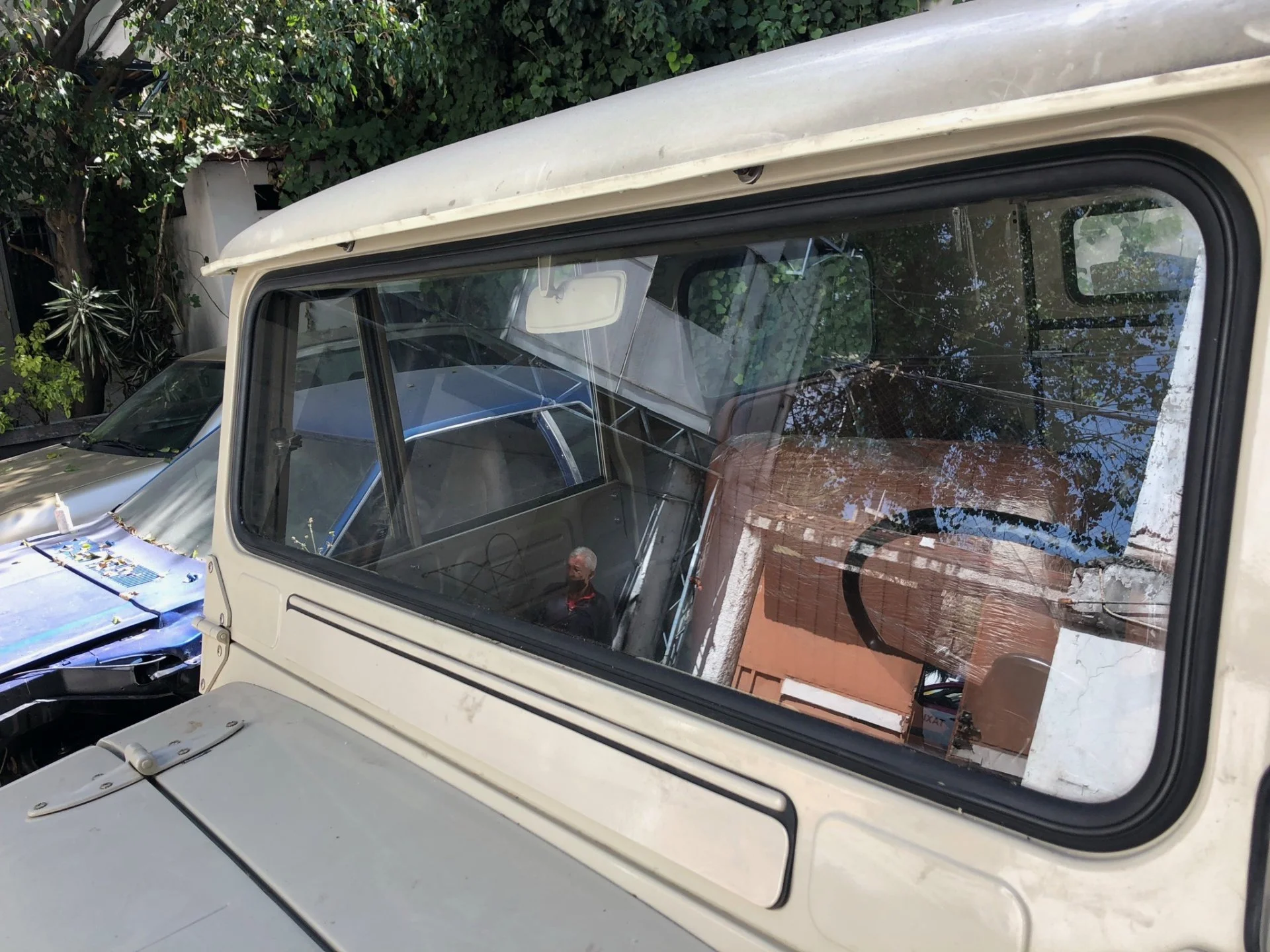 New_FJ40_Windhsield.jpg
