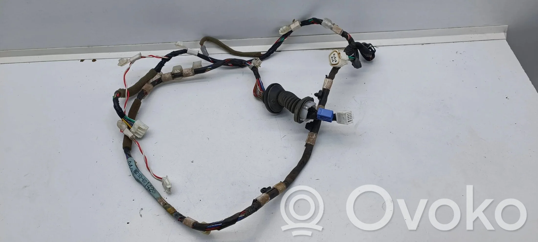 o-402a4df3a3a8de0e90b47dd83f088091-toyota_land_cruiser__j100__galiniu_duru_instaliacija.jpg