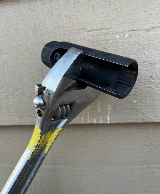 O2 4 socket with wrench.jpg