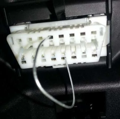 obd_port_jumper.webp