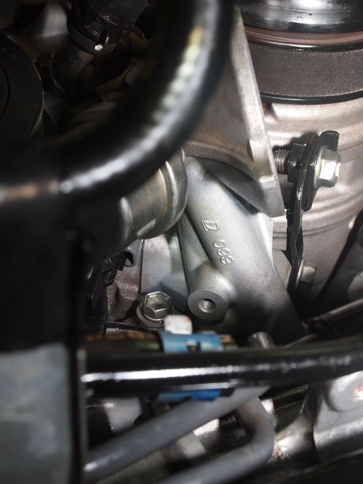 Oil filter bracket & cooler seals (4).webp