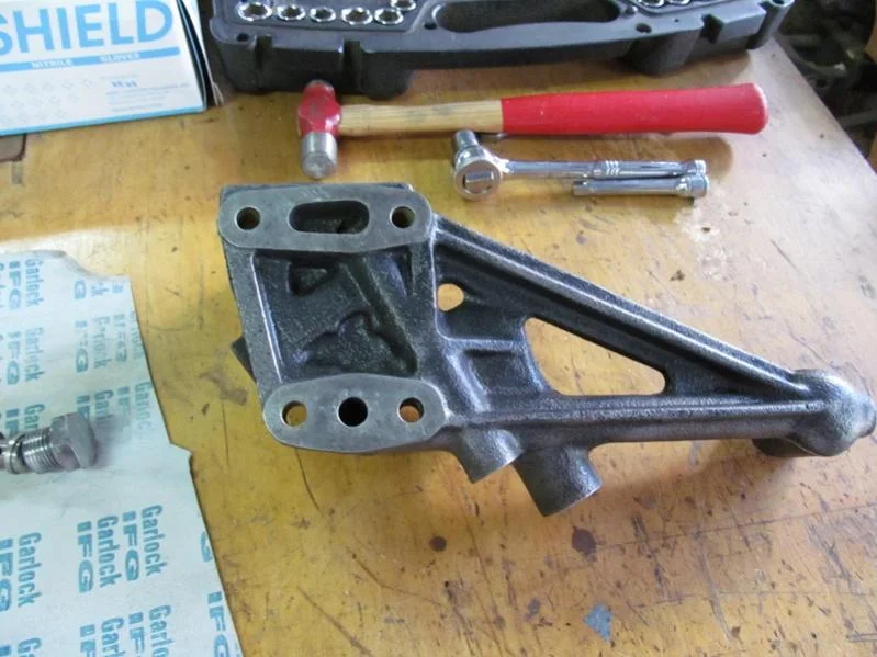 oil filter bracket2.webp