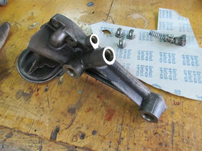 oil filter bracket3.webp
