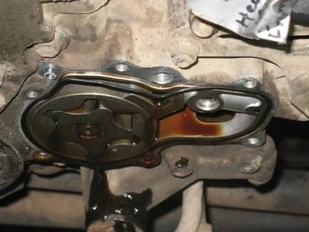 oil pump exposed MUD.webp