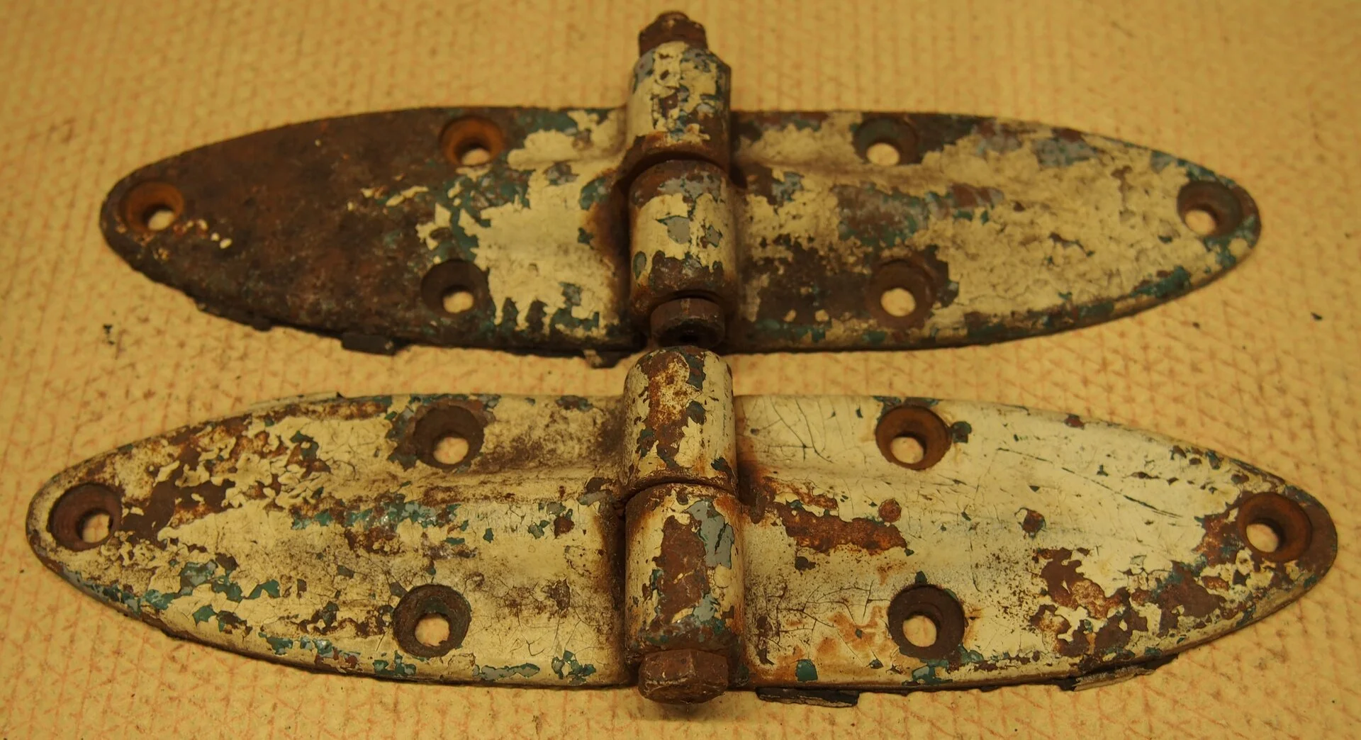 Old hood hinges 1.webp
