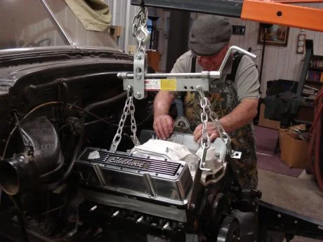 olds engine install resized.webp