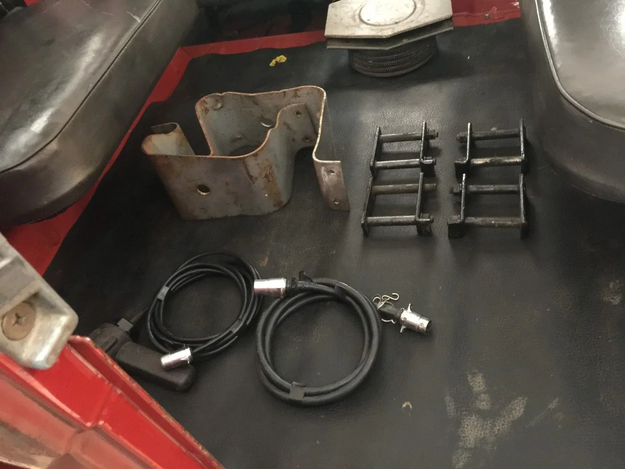 Original bumperettes and shackles winch cable and tow cable.webp