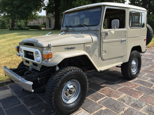 original-dune-beige-fj40-in-great-condition-3-lift-33-bfg-at-power-steering-2.JPG
