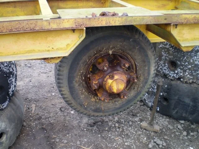 outside tires off.webp