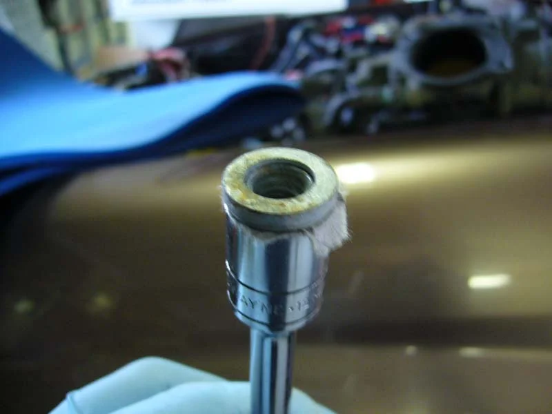 Paper holding nut to socket pic 2.webp